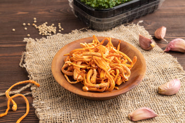 Cordyceps vs Ashwagandha: Comparing Two Popular Adaptogenic Herbs